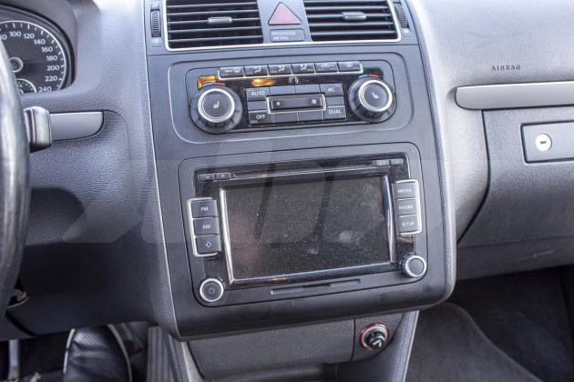 Volkswagen Touran (11)