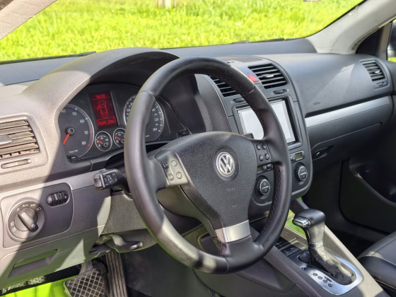 Volkswagen Jetta (8)