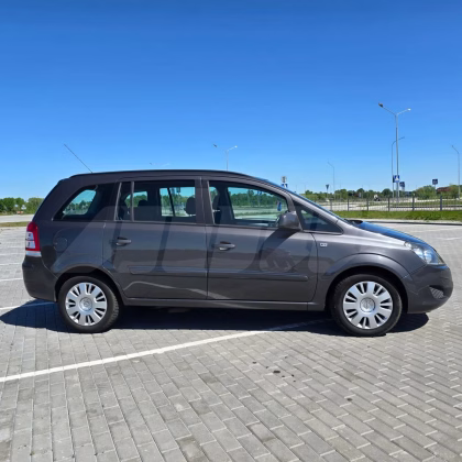 Opel Zafira (3)