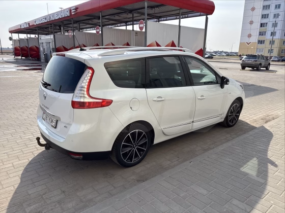 Renault Scenic (5)