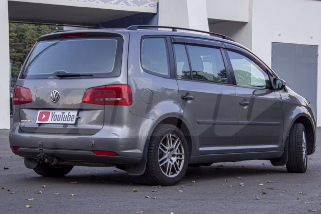 Volkswagen Touran (2)