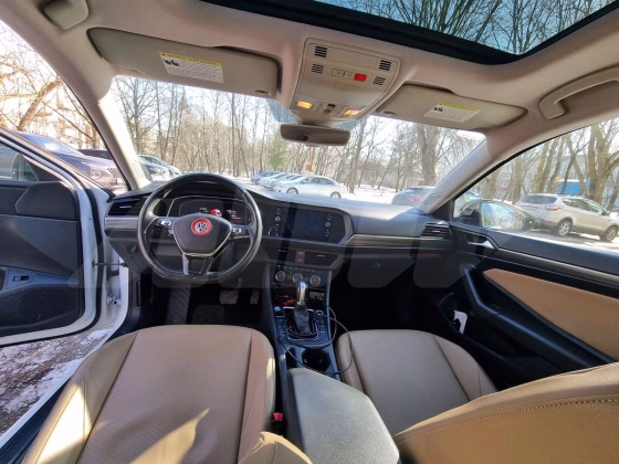 Volkswagen Jetta (7)