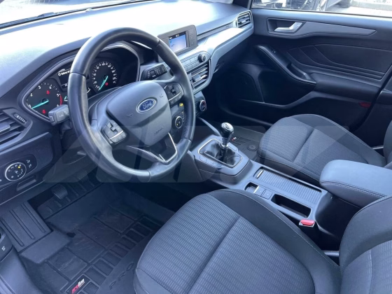 Ford Focus (9)