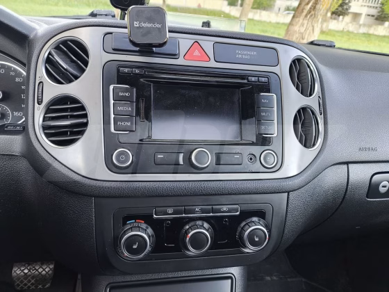 Volkswagen Tiguan (10)