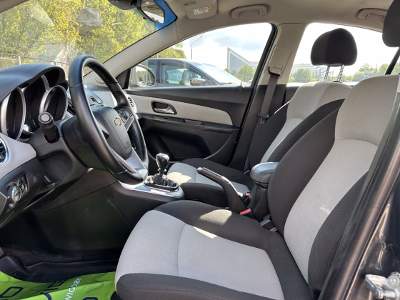 Chevrolet Cruze (9)
