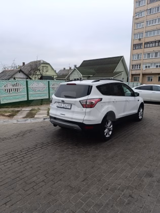Ford Escape (2)