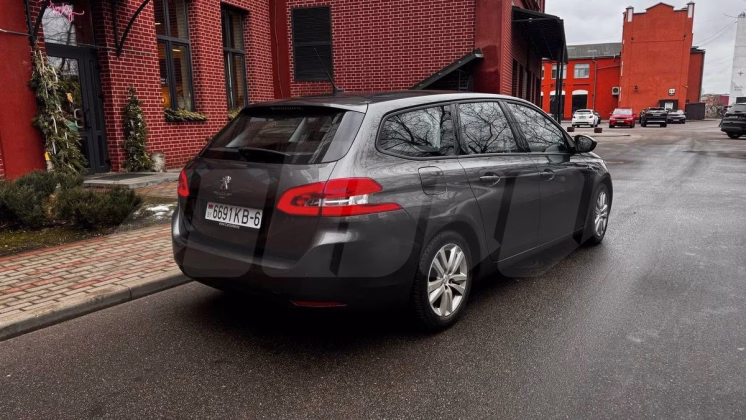 Peugeot 308 (2)