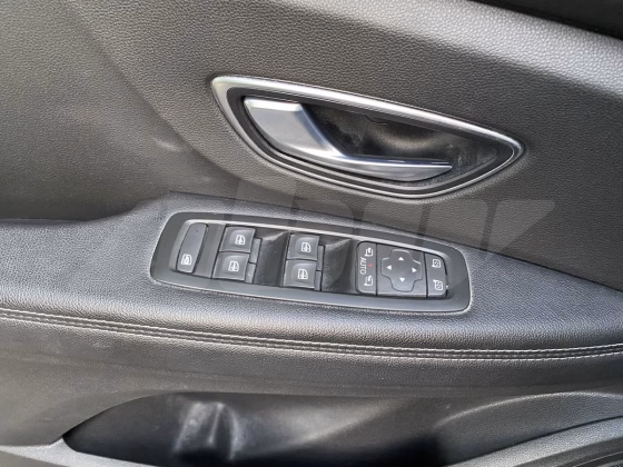 Renault Scenic (7)