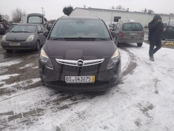 Opel Zafira (3)