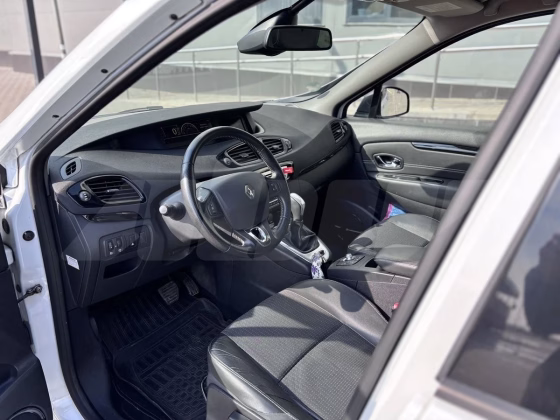 Renault Scenic (10)
