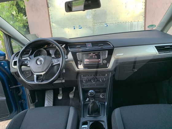 Volkswagen Touran (6)