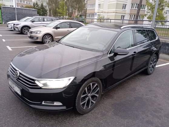 Volkswagen Passat (1)
