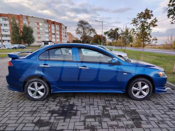 Mitsubishi Lancer (6)
