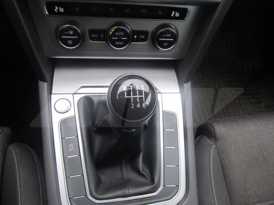 Volkswagen Passat (16)