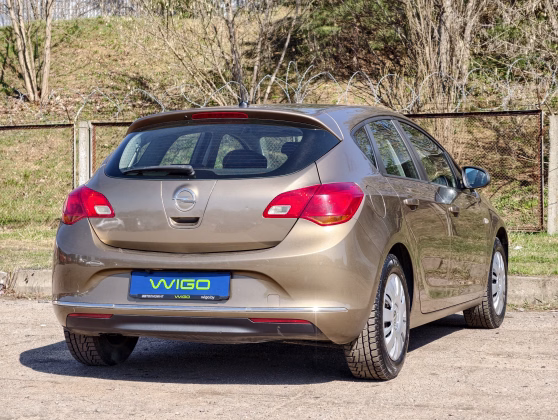 Opel Astra (6)