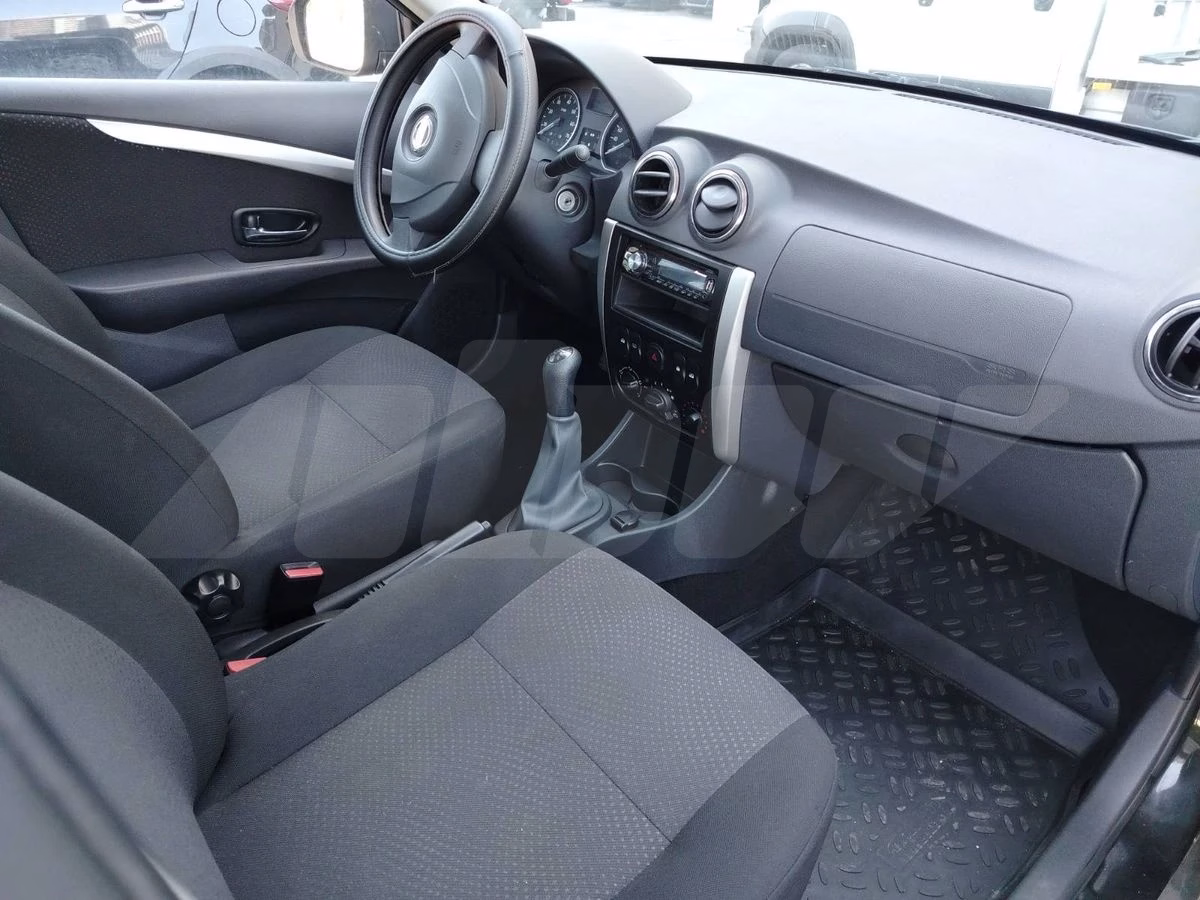 Nissan Almera