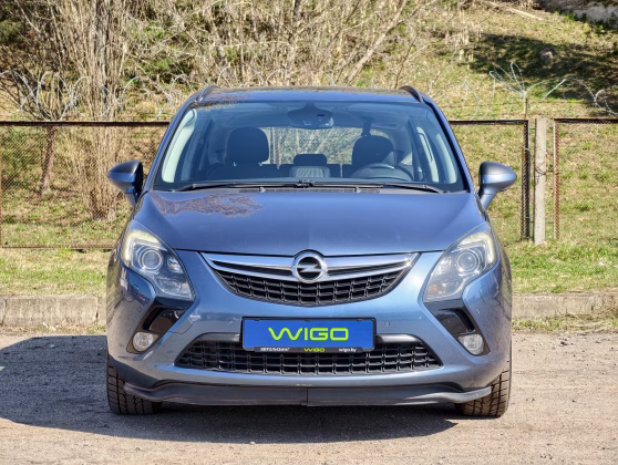 Opel Zafira Tourer (2)