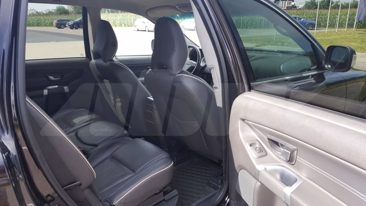 Volvo XC90 (18)