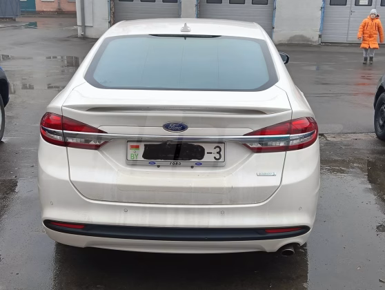 Ford Fusion (2)