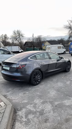 Tesla Model 3 (2)