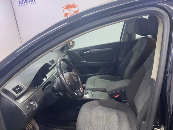 Volkswagen Passat (5)