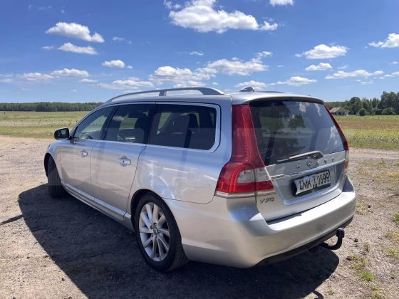 Volvo V70 (2)