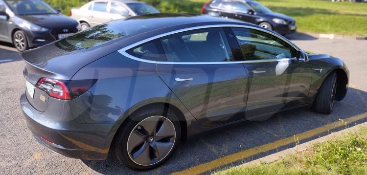 Tesla Model 3 (7)