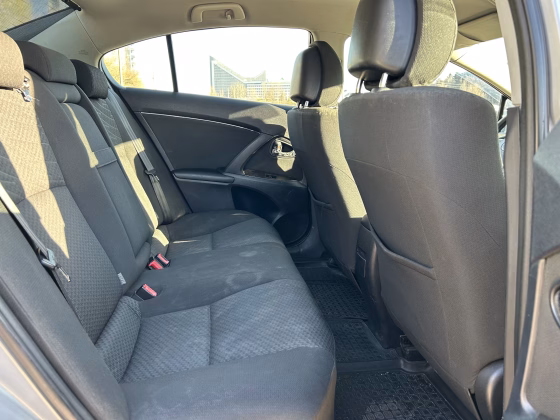 Toyota Avensis (11)