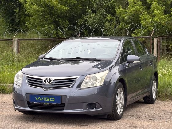 Toyota Avensis (3)