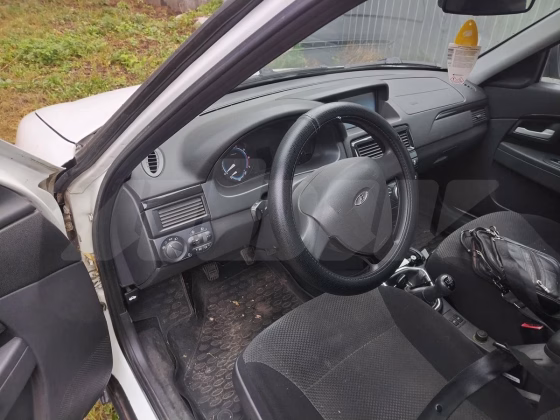 Lada Priora (5)