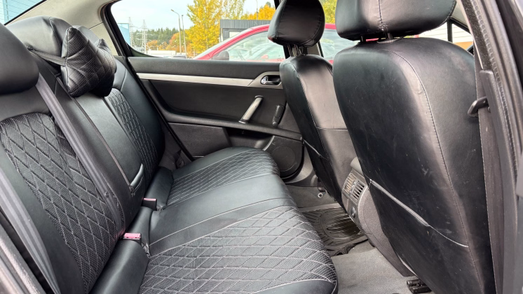 Peugeot 407 (11)