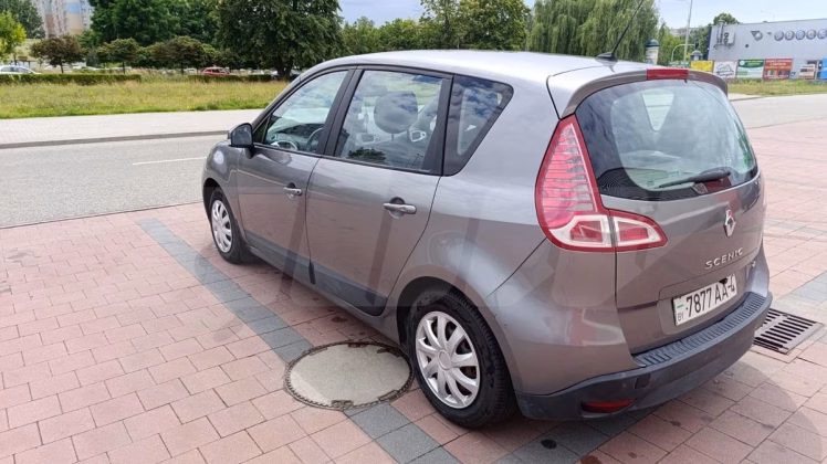 Renault Scenic (3)
