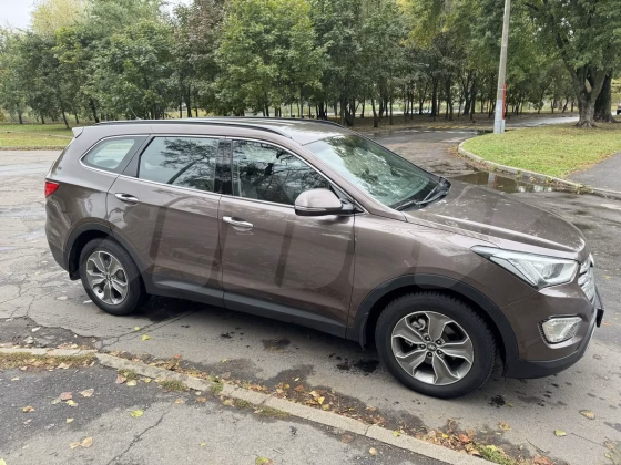 Hyundai Grand Santa Fe (5)