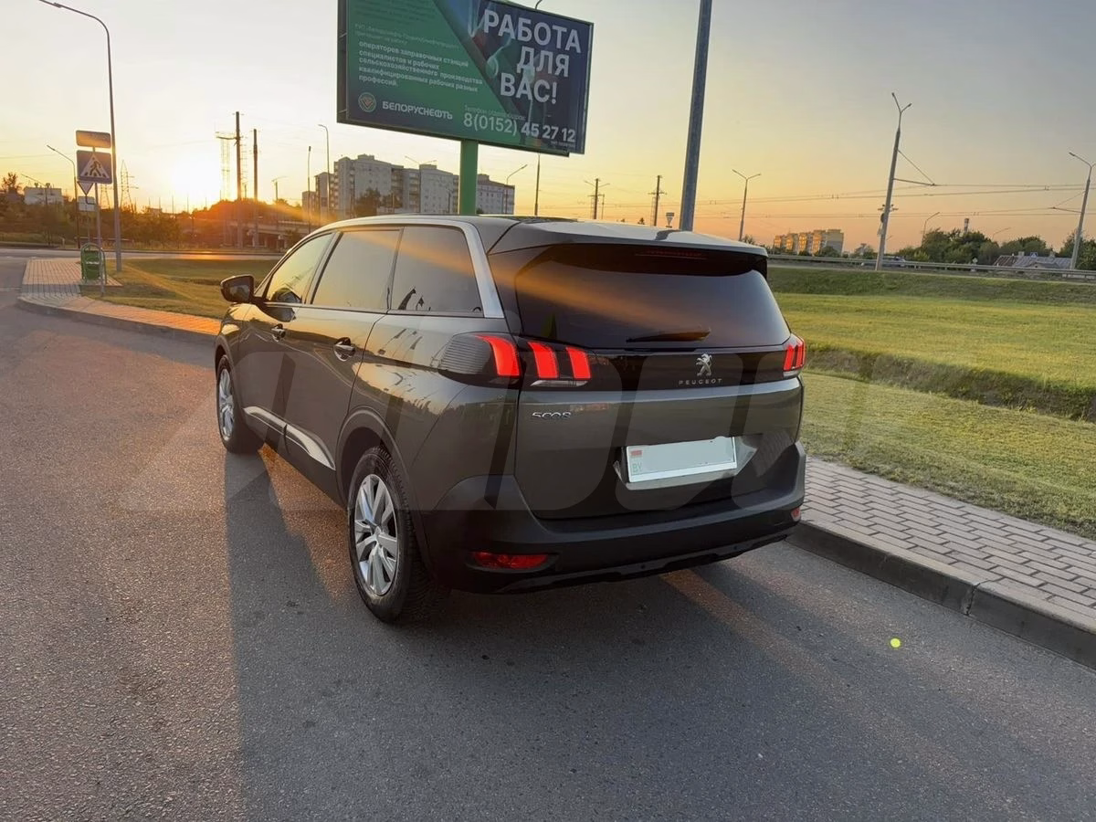 Peugeot 5008