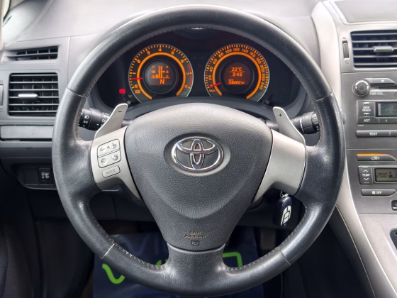 Toyota Auris (13)
