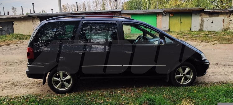 Volkswagen Sharan (8)