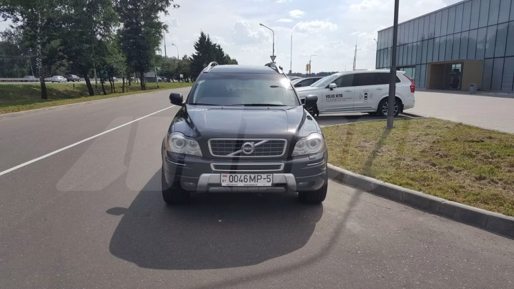 Volvo XC90 (3)